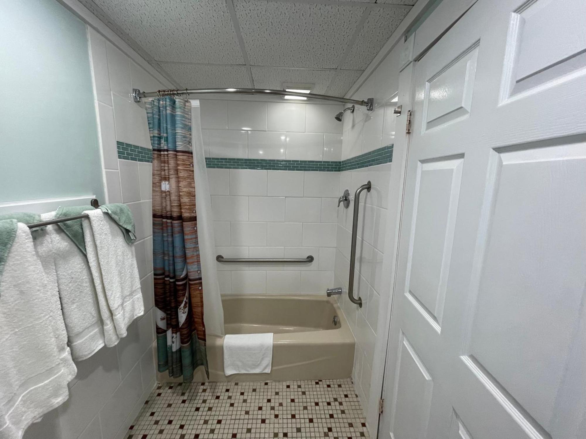 Barcelona Motel Уайлдвуд-Крест Экстерьер фото